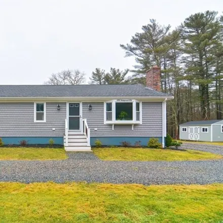 Buy this 3 bed house on 231 Mattapoisett Road in Acushnet, MA 02743