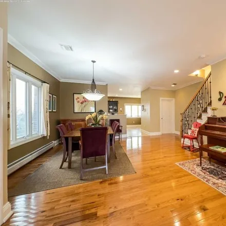 Image 5 - 99 Leary Lane, Edgewater, Bergen County, NJ 07020, USA - Townhouse for sale