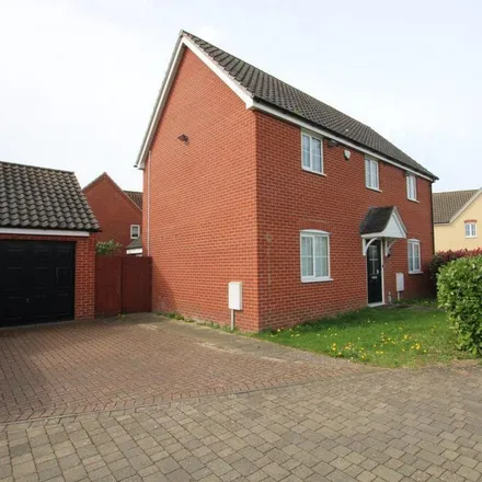 Rent this 5 bed house on Hendry Gardens in Wymondham, NR18 0WJ