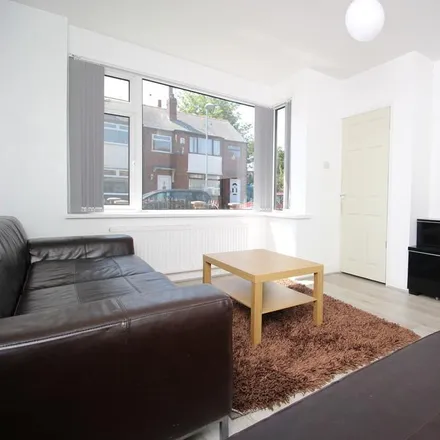 Rent this 2 bed townhouse on Back Park View Avenue in Leeds, LS4 2LQ
