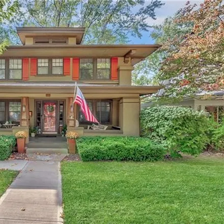 Image 1 - 7212 Summit Street, Kansas City, MO 64114, USA - House for sale