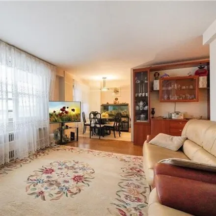 Image 6 - 2475 West 16th Street, New York, NY 11214, USA - Apartment for sale