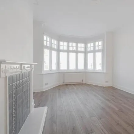 Image 4 - Primrose Road, London, E18 1BF, United Kingdom - Townhouse for sale