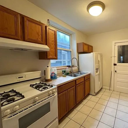 Image 7 - 3349 W Eastwood Ave Apt 3, Chicago, Illinois, 60625 - House for rent