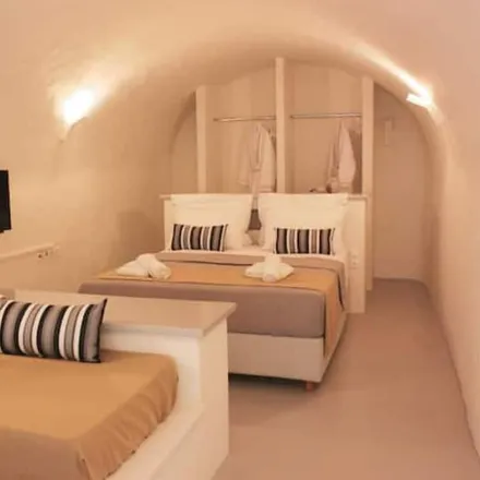 Rent this 1 bed apartment on Oia in ΕΠ2, Ia Municipal Unit
