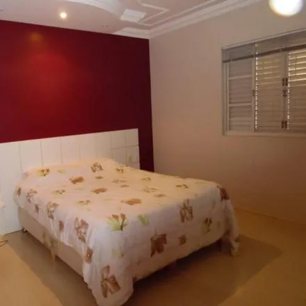 Rent this 3 bed house on Rua Marcelo Pedroni in Francesquini, Sumaré - SP