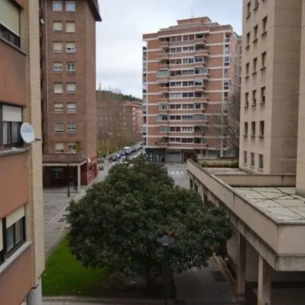 Rent this 4 bed apartment on Albergue Municipal de Villava in Calle Pedro de Atarrabia, 17