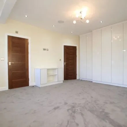 Image 1 - 26 Saddlescombe Way, London, N12 7LR, United Kingdom - Duplex for rent