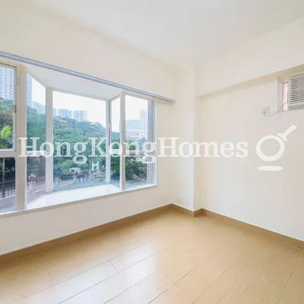 Image 6 - China, Hong Kong, Hong Kong Island, North Point, Braemar Hill Road, Block 7 - Apartment for rent