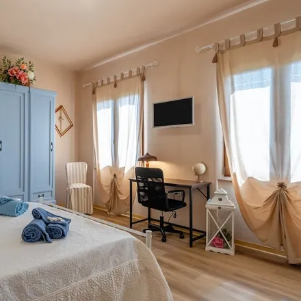 Rent this 3 bed house on Pescia in Via della Stazione, 51017 Pescia PT