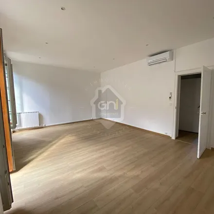 Rent this 3 bed apartment on 1 Place des Arènes in 30000 Nîmes, France