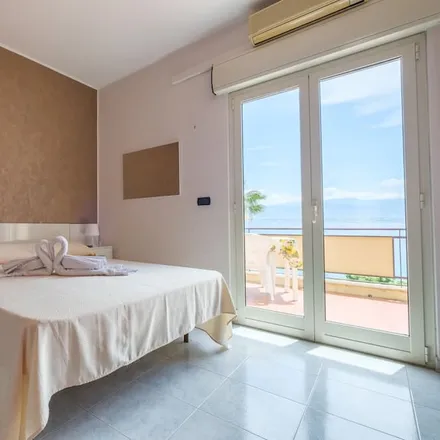 Rent this 2 bed apartment on Messina