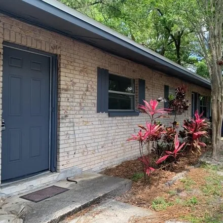 Rent this 2 bed house on 1714 East Kirby Street in Tampa, FL 33604