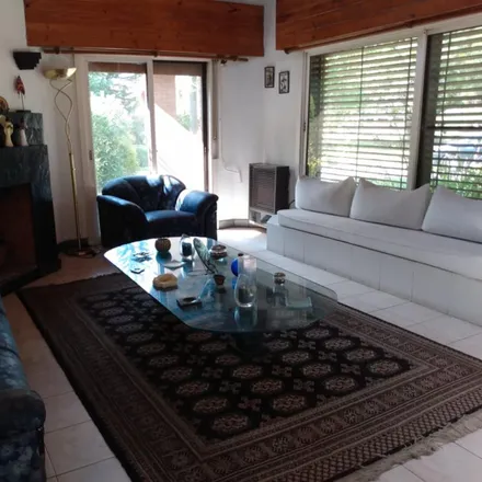 Buy this 2 bed house on Avenida San Martín 898 in Partido de Escobar, B1625 AAF Belén de Escobar