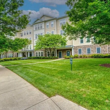 Image 1 - 201 High Gables Drive, Gaithersburg, MD 20878, USA - Condo for sale