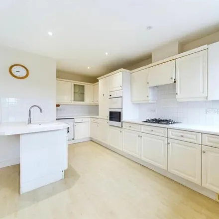 Image 3 - Marsh Lane, Whitchurch Lane, London, HA8 6QZ, United Kingdom - Apartment for sale