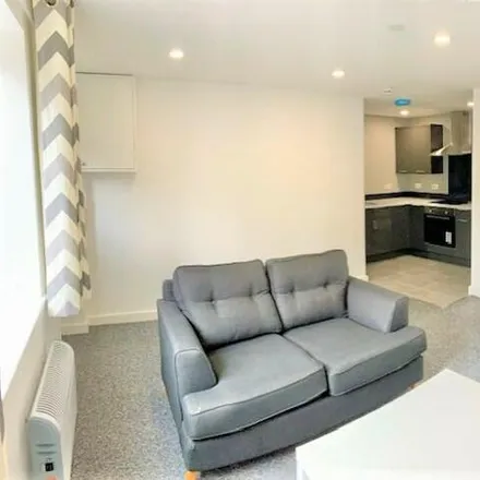 Rent this 1 bed room on Richmond Road in Cardiff, CF24 3BX