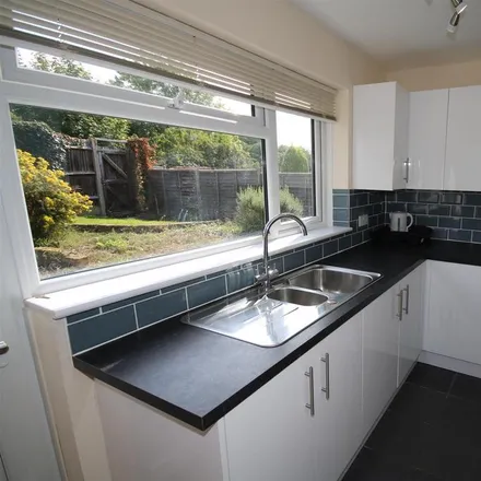 Image 4 - 86 Tenterden Drive, Tyler Hill, CT2 7BW, United Kingdom - Room for rent