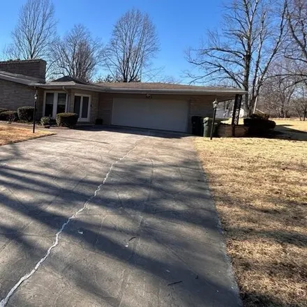 Buy this 3 bed house on 311 North Drive in Madisonville, KY 42431