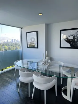 Image 3 - Doheny Plaza, 818 North Doheny Drive, West Hollywood, CA 90069, USA - Condo for rent