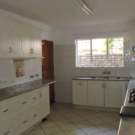 Rent this 3 bed apartment on Kolgans Avenue in Tshwane Ward 2, Pretoria