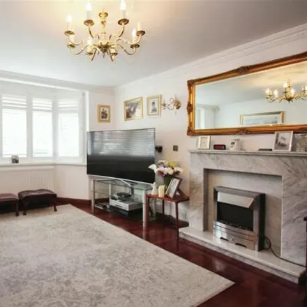 Image 3 - 26 Prince of Wales Road, London, SM1 3PD, United Kingdom - House for sale