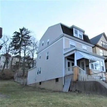 Image 2 - 138 Linnview Avenue, Pittsburgh, PA 15210, USA - House for sale