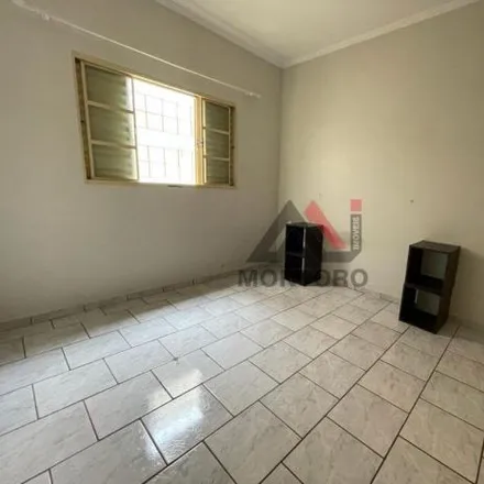Rent this 2 bed house on Rua Luiz Corbi in Quinta das Laranjeiras, Araraquara - SP