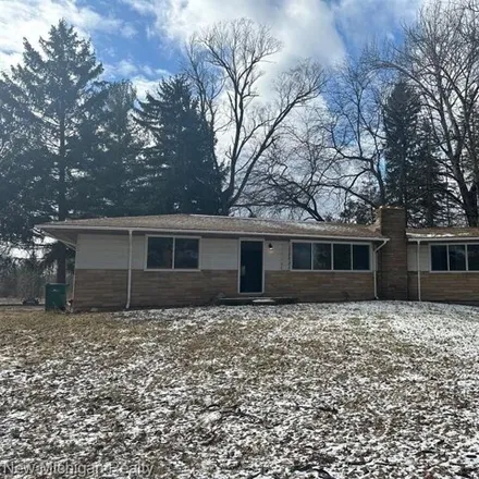 Rent this 3 bed house on 52301 Eschenburg in Macomb Township, MI 48042