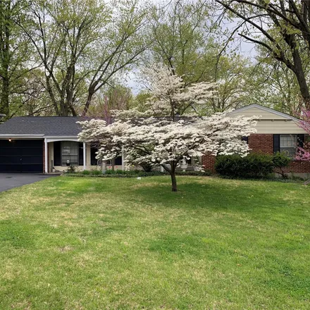 Image 2 - 1037 Orchard Lakes Drive, Creve Coeur, MO 63146, USA - House for sale