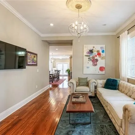 Image 8 - 2119 Harmony Street, New Orleans, LA 70115, USA - House for sale