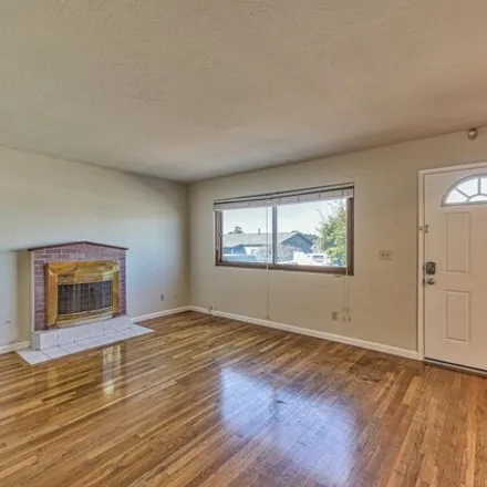 Image 3 - 1674 Harding Street, Del Monte Heights, Seaside, CA 93955, USA - House for sale