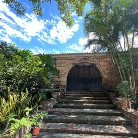 Buy this 3 bed house on Parroquia de los Santos Reyes in Independencia, 45670 Cajititlán