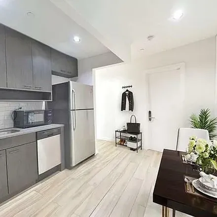 Image 2 - 68 Orchard Street, New York, NY 10002, USA - Apartment for rent