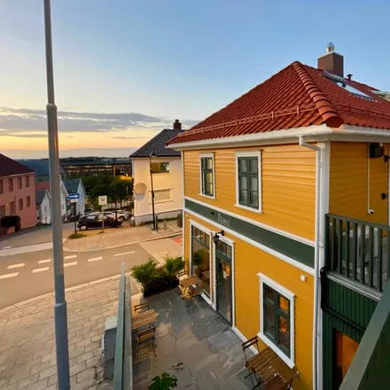 Rent this 3 bed apartment on Pedersgata 71 in 4013 Stavanger, Norway