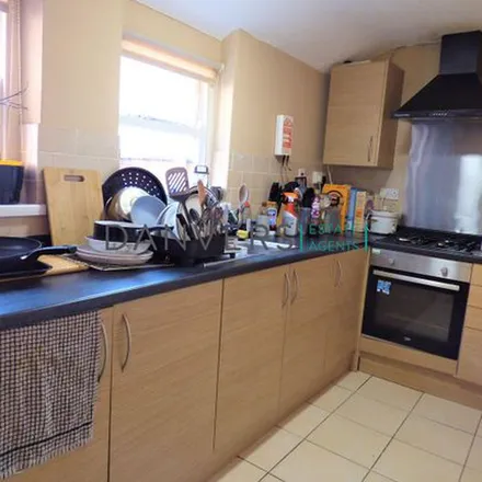 Rent this 5 bed apartment on Beaconsfield Road in Leicester, LE3 0PB
