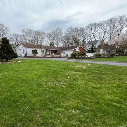 Buy this 4 bed house on 169 Kings Park Road in Commack, NY 11725