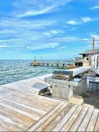 Image 5 - 1880 Bay Shore Drive, Rockport, TX 78382, USA - House for sale