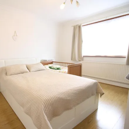 Image 2 - Chandos Road, North View, London, HA5 1PE, United Kingdom - Duplex for rent