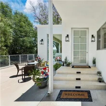 Image 2 - 19600 Linnet Street, Los Angeles, CA 91356, USA - House for rent