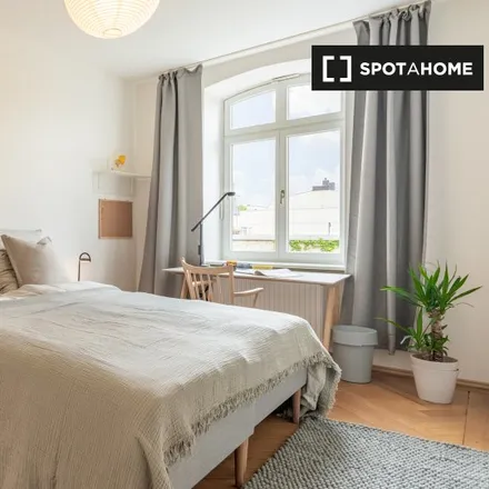 Rent this 5 bed room on Schellingstraße 19 in 80799 Munich, Germany