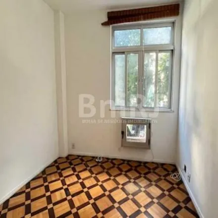 Buy this 3 bed apartment on Rua das Laranjeiras 478 in Laranjeiras, Rio de Janeiro - RJ