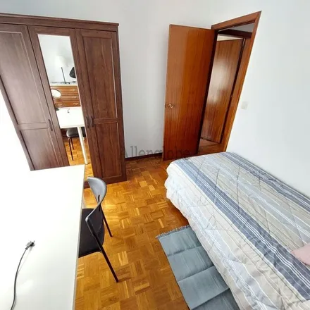 Image 3 - Calle Vicente Aleixandre, 33008 Oviedo, Spain - Apartment for rent