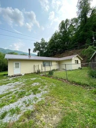 Image 2 - 95 Camden Road, Jenkins, Letcher County, KY 41537, USA - House for sale