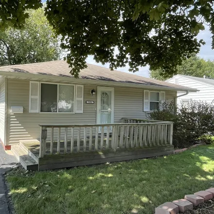 Buy this 2 bed house on 1803 18th Avenue in Sterling, IL 61081