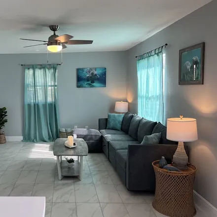 Rent this 2 bed house on Crystal River in FL, 34429