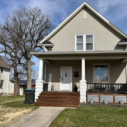 Buy this 3 bed house on 817 South 15th Street in Fort Dodge, IA 50501