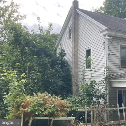 Rent this 3 bed townhouse on 68 Oakland Avenue in Ashland, PA 17921