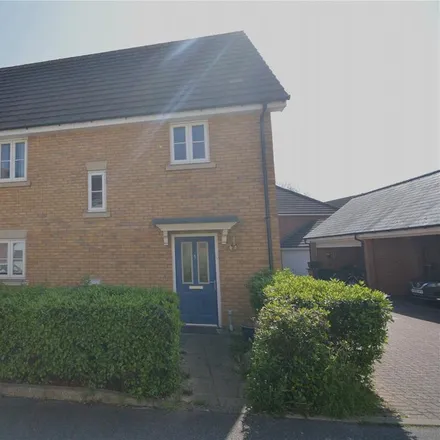 Rent this 3 bed house on 5 Greenland Gardens in Chelmsford, CM2 8DH