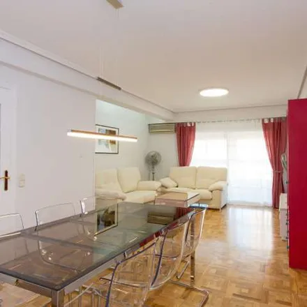 Image 3 - Madrid, Residencial Toscana, Calle Cruz del Sur, 28007 Madrid - Apartment for rent